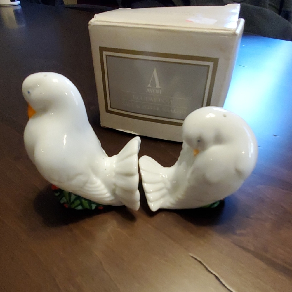 NIB 1993 Holiday Dove by Avon - Picture 2 of 6